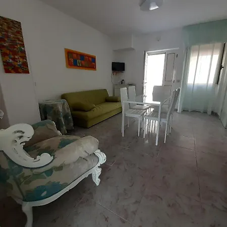 Teresa アパート ペスキチ